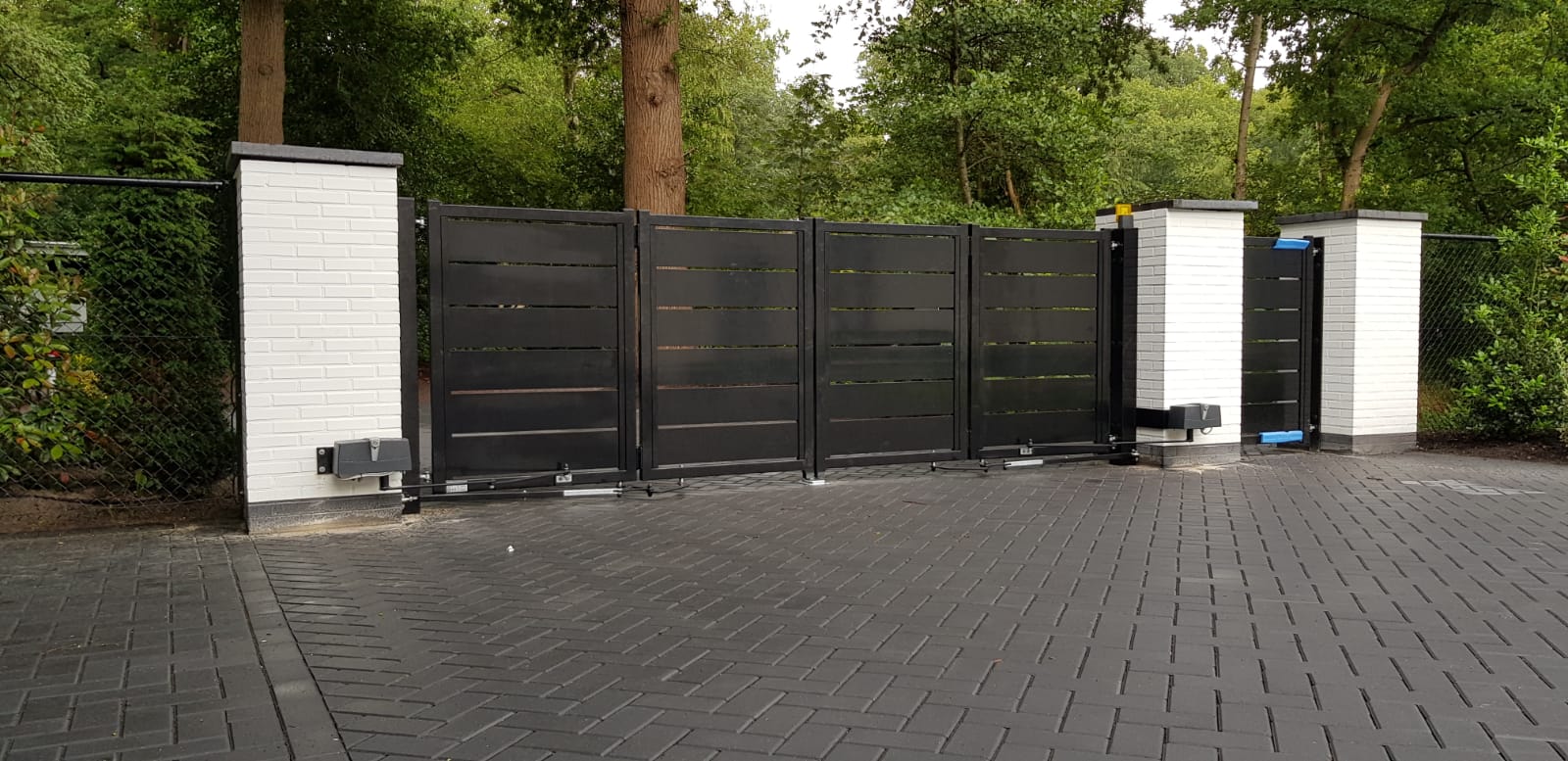 Elektrische dubbele harmonica draaipoort DHAC