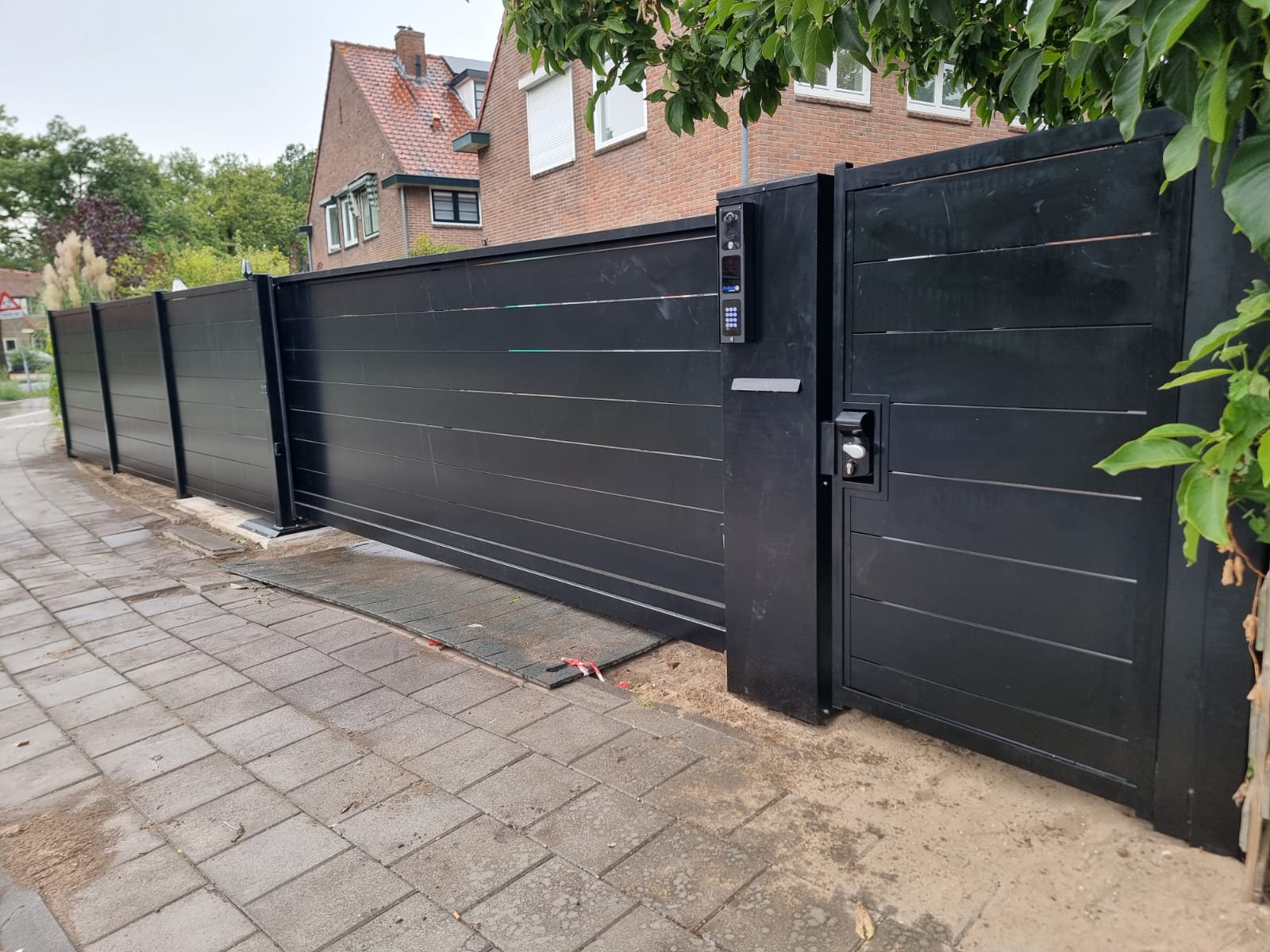 Lamellen hekwerk gecoat